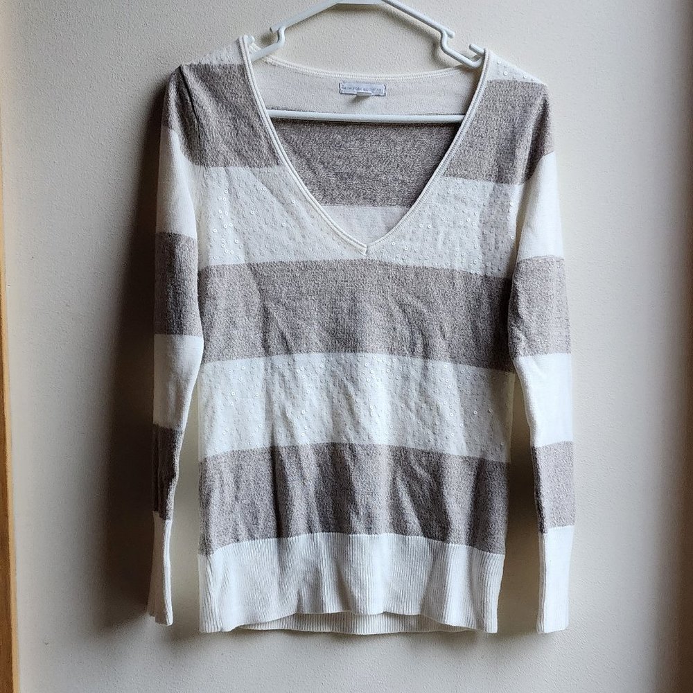 New York & Company Gray/Cream Sequin V-Neck Sweater Size Small